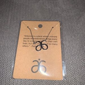 Arbonne Necklace NWT